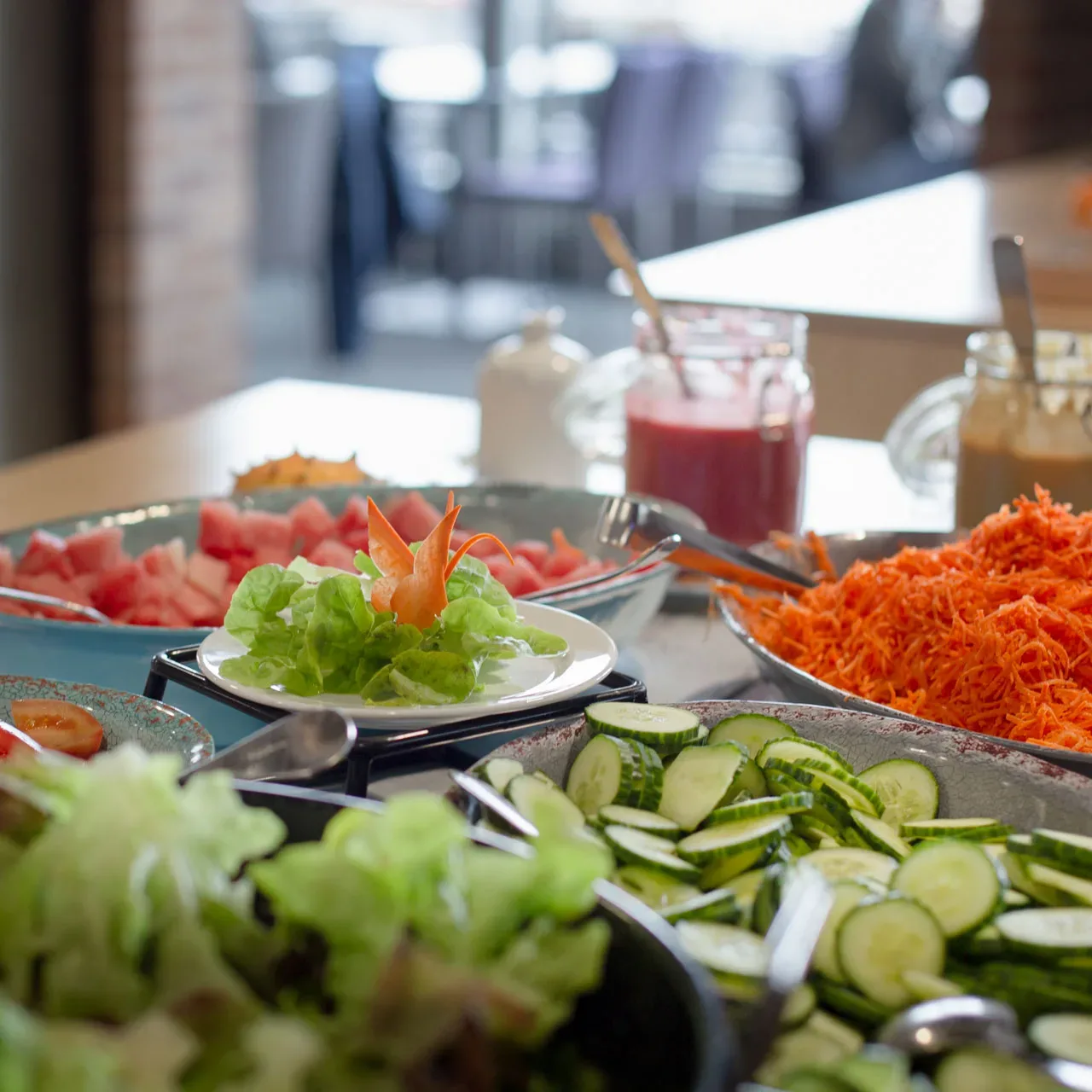 Fabriken-salaattipöytä